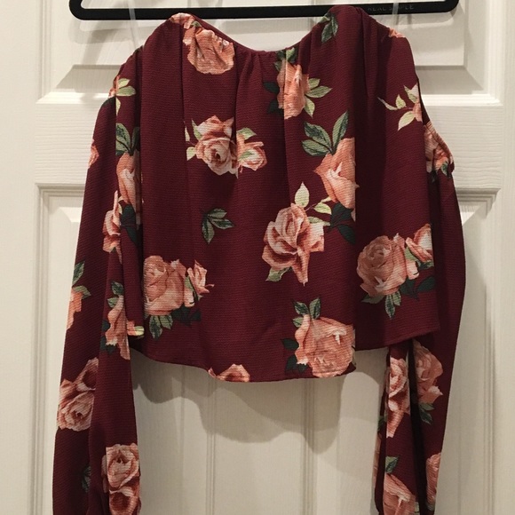dee elly Tops - Floral Long Sleeve Crop Top